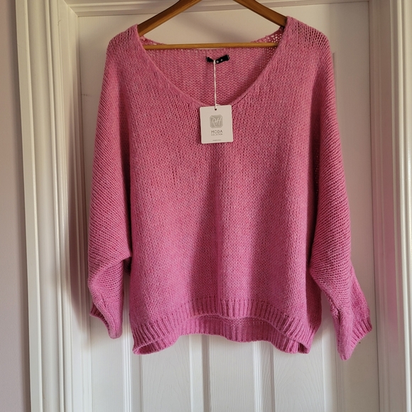 Pink oversized sweater with Dolman sleeves - Picture 1 of 4